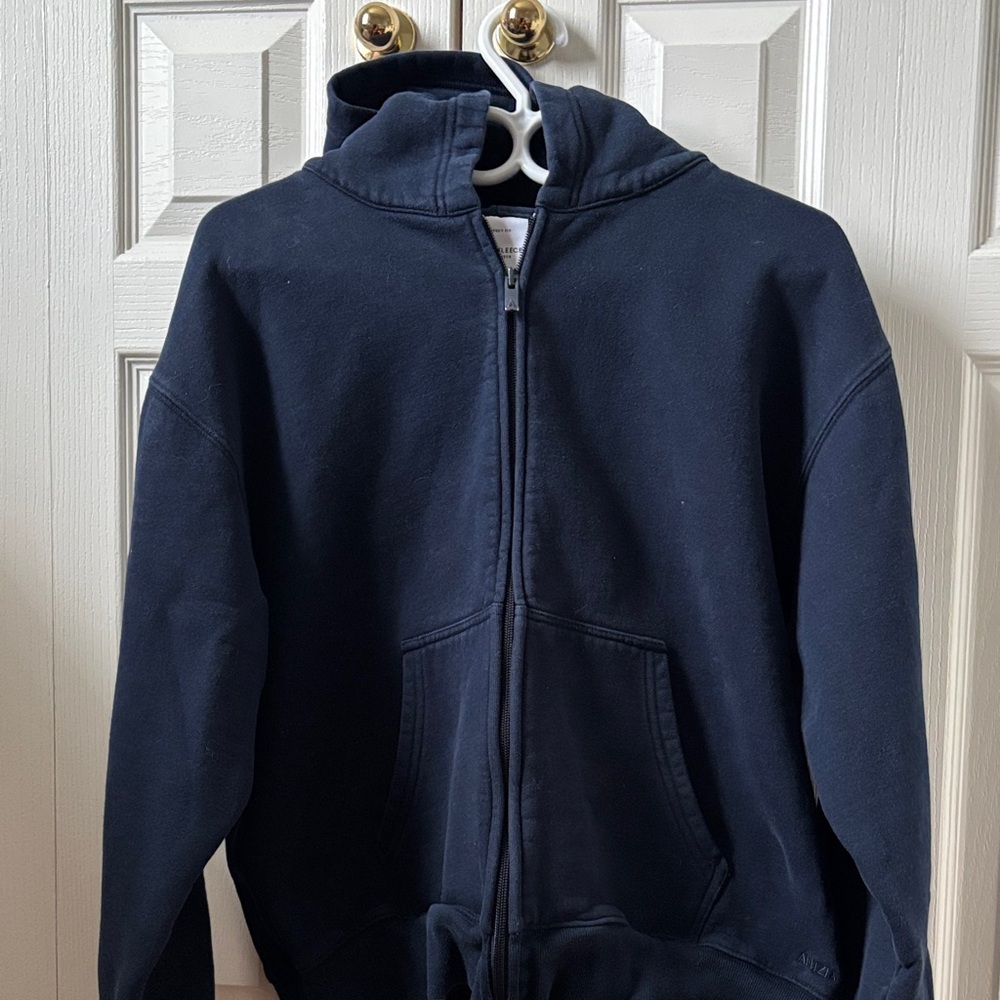 Aritzia Navy Zip up hoodie L size Perfect Fit